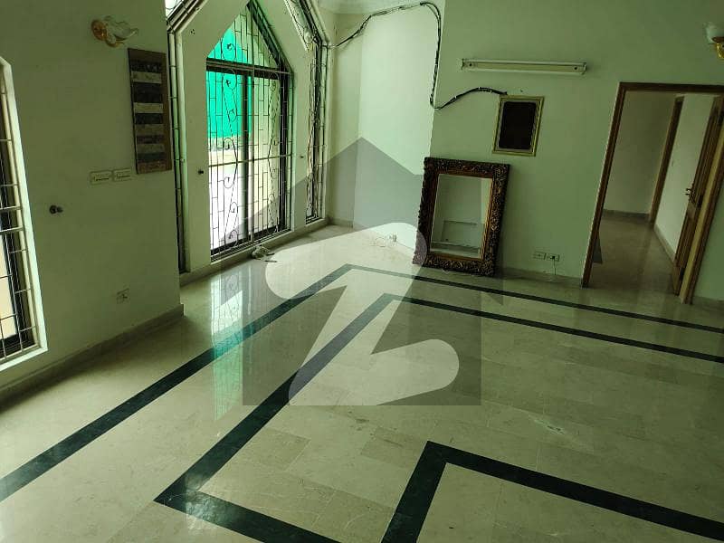 ڈی ایچ اے فیز 1 ڈیفنس (ڈی ایچ اے) لاہور میں 3 کمروں کا 1 کنال بالائی پورشن 75 ہزار میں کرایہ پر دستیاب ہے۔