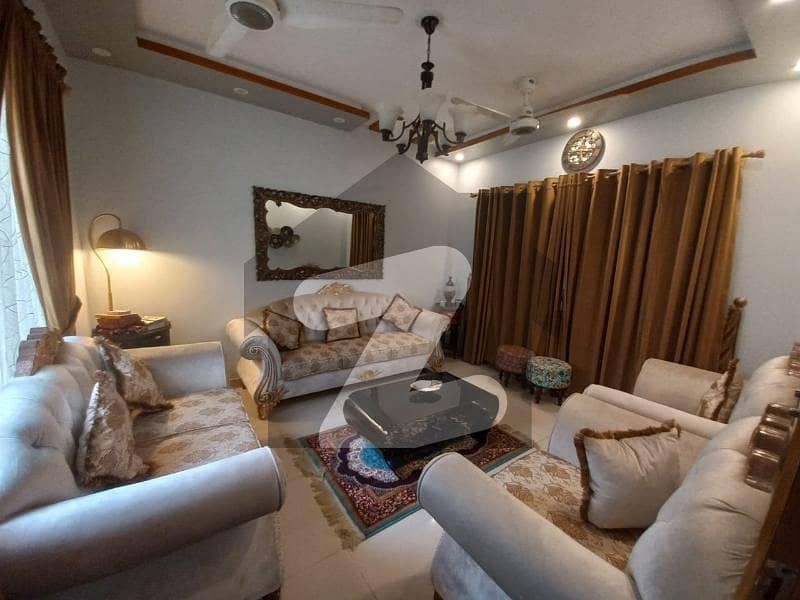محمد علی سوسائٹی گلشنِ اقبال ٹاؤن کراچی میں 2 کمروں کا 5 مرلہ فلیٹ 2 کروڑ میں برائے فروخت۔