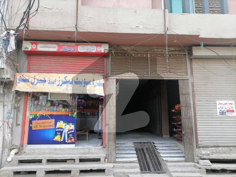 اعوان مارکیٹ فیروزپور روڈ لاہور میں 6 مرلہ عمارت 1.3 کروڑ میں برائے فروخت۔