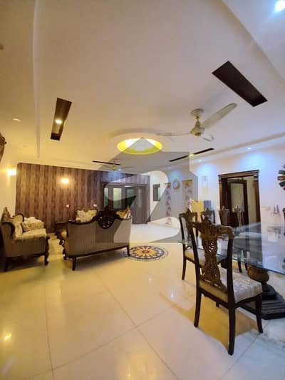 ایڈن سٹی ایڈن لاہور میں 2 کمروں کا 1 کنال بالائی پورشن 90 لاکھ میں برائے فروخت۔