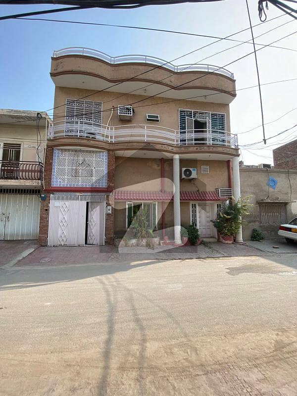 7 Marla House Well Furnished And Maintained Surrounding Commercial Plaza And Homes