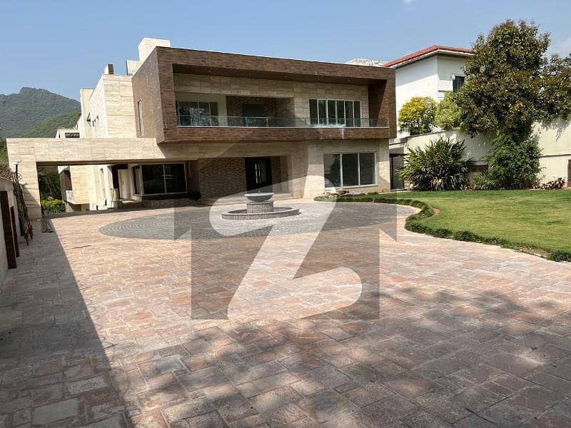 F-6 Brand New Executive Level 08 Bedroom Spacious House With Beautiful Garden