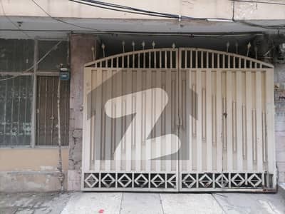 Centrally Located Lower Portion For rent In Allama Iqbal Town - Satluj Block Available