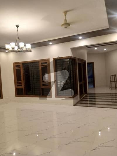 ٹیپو سلطان روڈ کراچی میں 6 کمروں کا 1.2 کنال مکان 6 لاکھ میں کرایہ پر دستیاب ہے۔