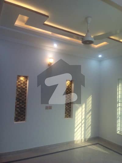 10 Marla Upper Portion Available For Rent In Valencia Town Lahore