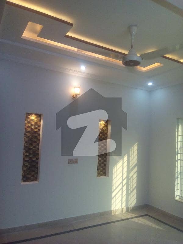 ویلینشیاء ۔ بلاک ایل ویلینشیاء ہاؤسنگ سوسائٹی لاہور میں 4 کمروں کا 10 مرلہ بالائی پورشن 70 ہزار میں کرایہ پر دستیاب ہے۔