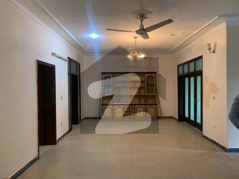 Gorgeous 10 Marla House For sale Available In Wapda Town Phase 1 - Block J2