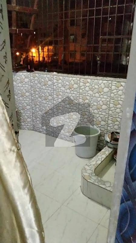 گارڈن ویسٹ کراچی میں 2 کمروں کا 5 مرلہ فلیٹ 75 لاکھ میں برائے فروخت۔