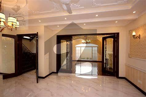 بحریہ آرچرڈ لاہور میں 5 کمروں کا 1 کنال مکان 3.4 کروڑ میں برائے فروخت۔