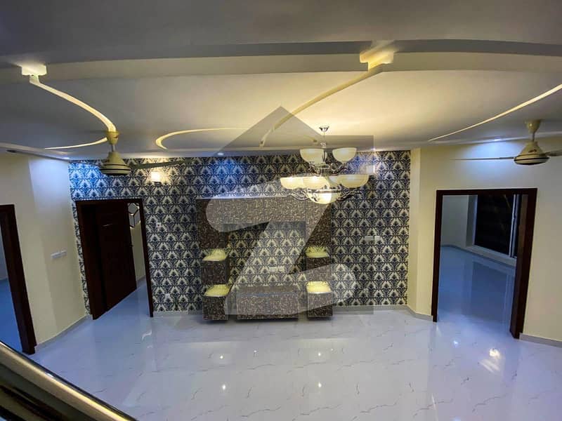 Dha Phase 3 Block W House No 661 Beautiful 1 Kanal Furnished House Available For Rent.