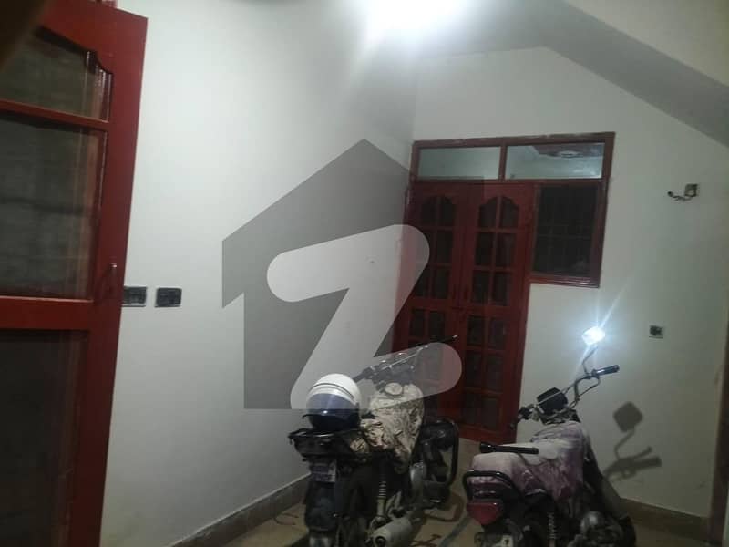 Prime Location 120 Square Yards Upper Portion Situated In Saadi Road For rent