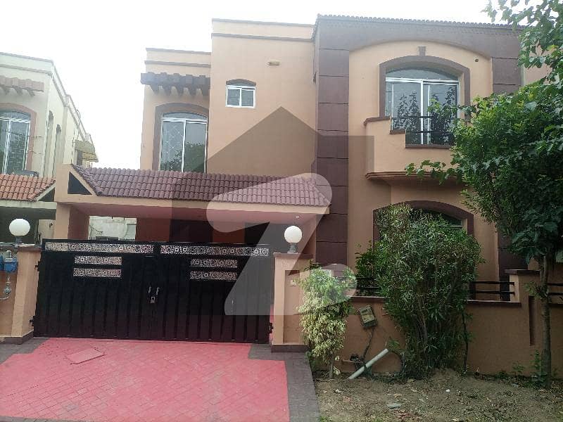 10 Marla House For Rent In Paragon City Lahore