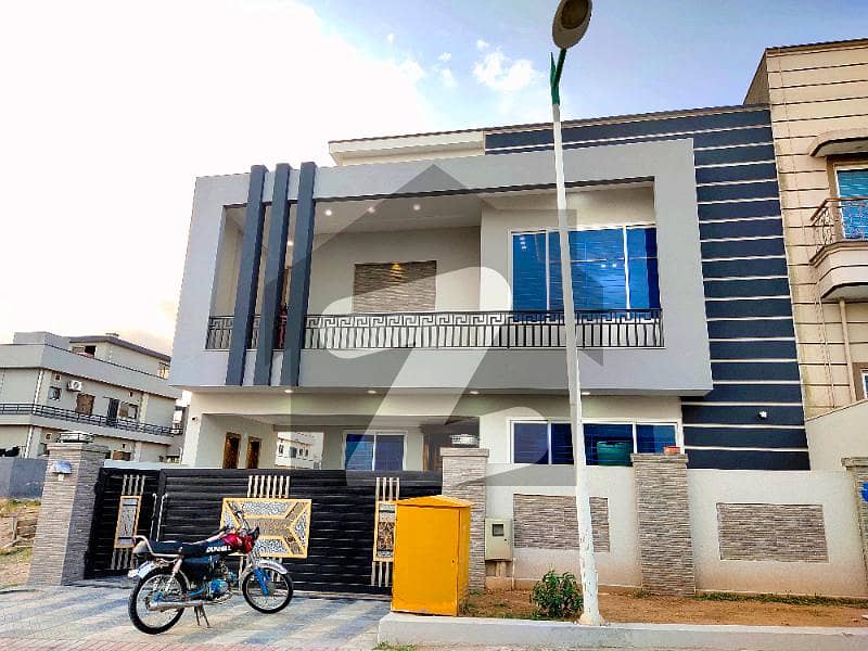 بحریہ ٹاؤن فیز 8 بحریہ ٹاؤن راولپنڈی راولپنڈی میں 5 کمروں کا 10 مرلہ مکان 3.95 کروڑ میں برائے فروخت۔