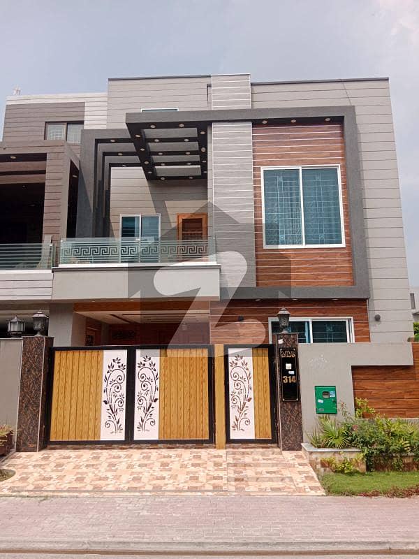5 Marla House For Rent In CC Block Sector D Bahria town Lahore