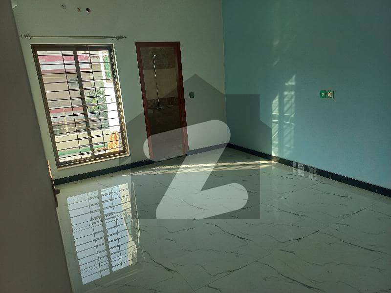 Kanal 3 Bed Excellent Upper Portion (lower Locked) In Wapda Town (independent)