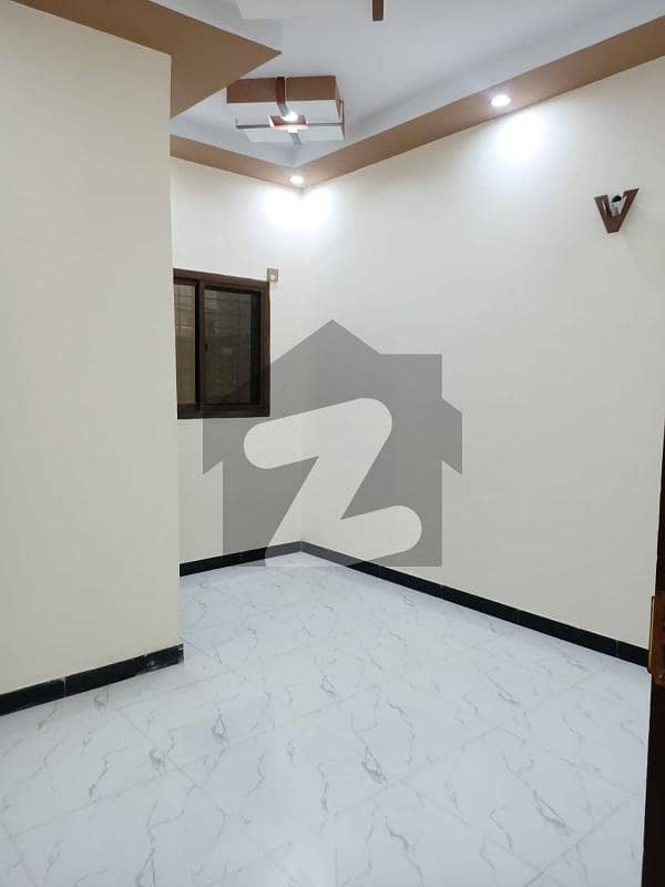 North Nazimabad Block R 3 Floor With Roof 100 Yards +100 Yards Roof On Booking