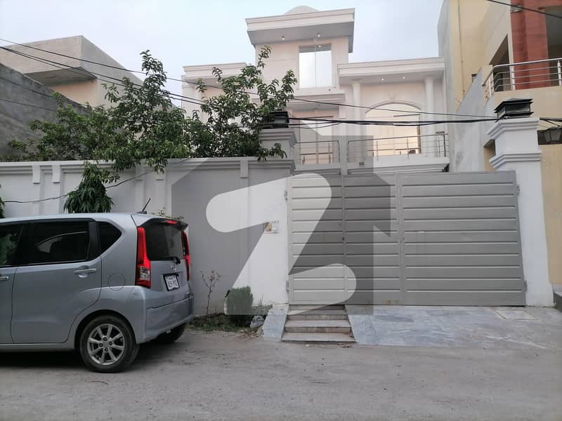 Taj Bagh Scheme House Sized 10 Marla For sale