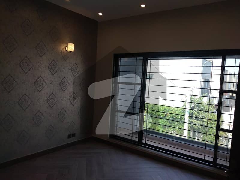 ڈیوائن گارڈنز ۔ بلاک اے ڈیوائن گارڈنز لاہور میں 5 کمروں کا 14 مرلہ مکان 4.5 کروڑ میں برائے فروخت۔