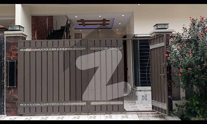 کینال گارڈنز - بلاک اے اے کینال گارڈن لاہور میں 4 کمروں کا 5 مرلہ مکان 1.8 کروڑ میں برائے فروخت۔