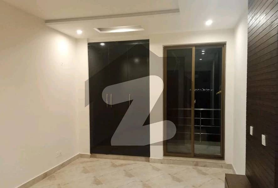 2020 Square Feet Flat Situated In Air Avenue - Block Q For rent