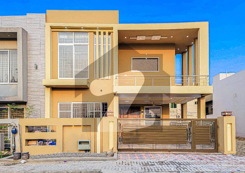 Beautifully Designed 10 Marla House For Sale