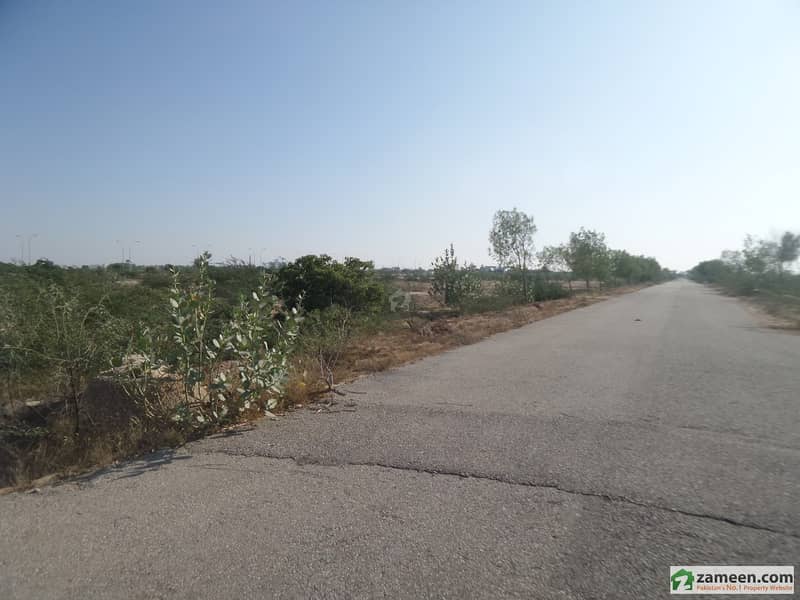200 Yard Plot For Sale In MDA Scheme 1 National High Way Facing MDA Scheme 1, Bin Qasim Town