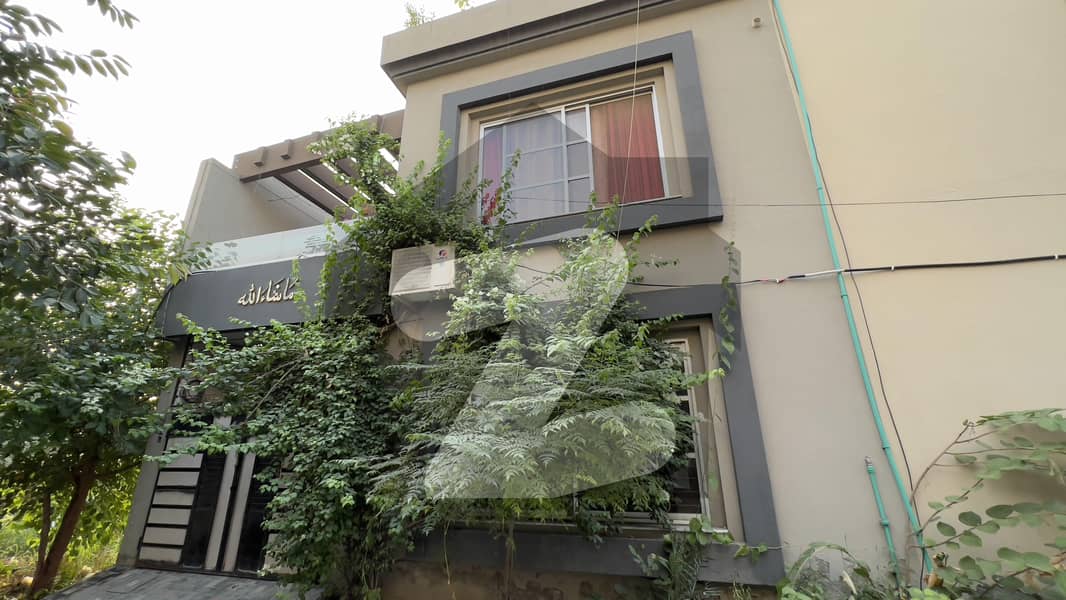 خدا بخش کالونی کینٹ لاہور میں 3 کمروں کا 4 مرلہ مکان 1.3 کروڑ میں برائے فروخت۔