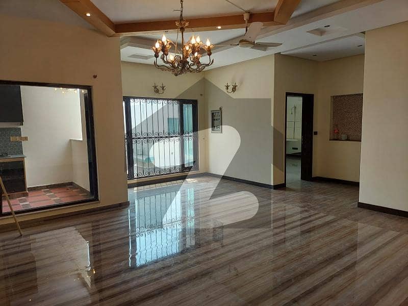 Defence One Kanal Slightly Used Renovated Upper Portion For Rent In Dha Lahore