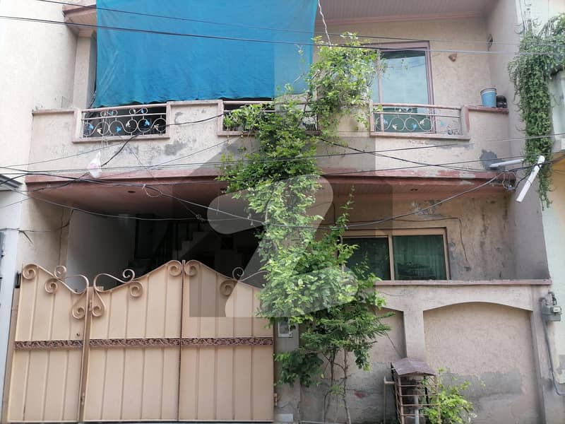 الحافظ ٹاؤن لاہور میں 5 کمروں کا 5 مرلہ مکان 1.37 کروڑ میں برائے فروخت۔