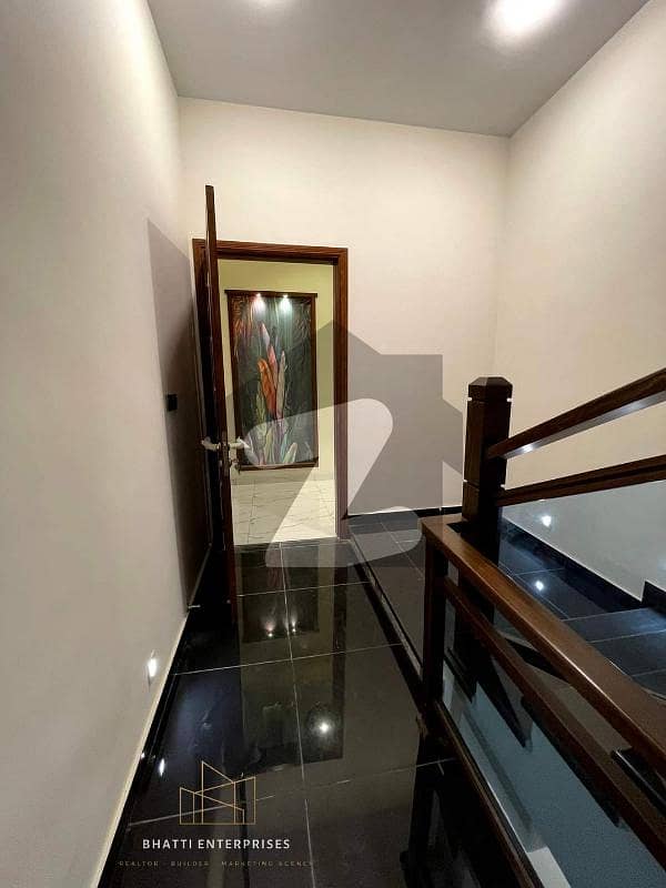 کے ڈی اے آفیسرز سوسائٹی گلشنِ اقبال ٹاؤن کراچی میں 6 کمروں کا 2 کنال مکان 40 کروڑ میں برائے فروخت۔
