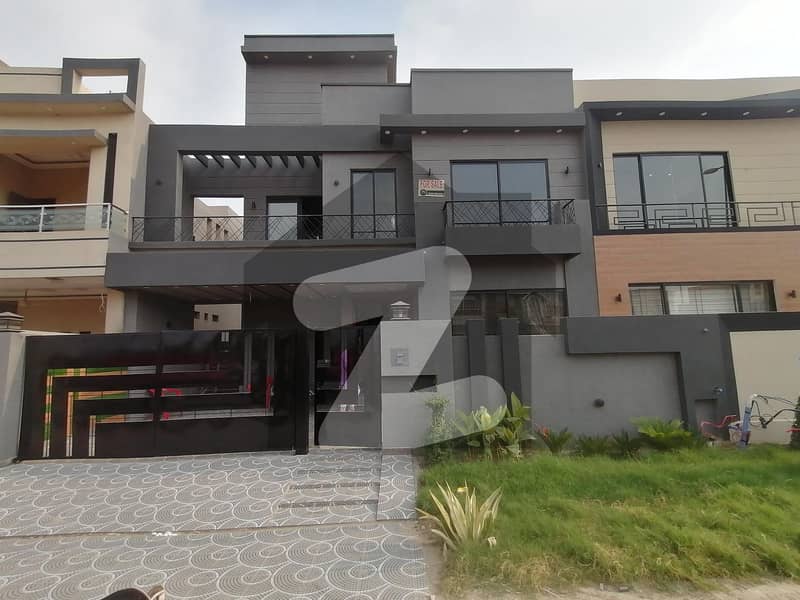 10 Marla Beautiful Brand New House For Sale in Citi Housing Gujranwala Block-EE