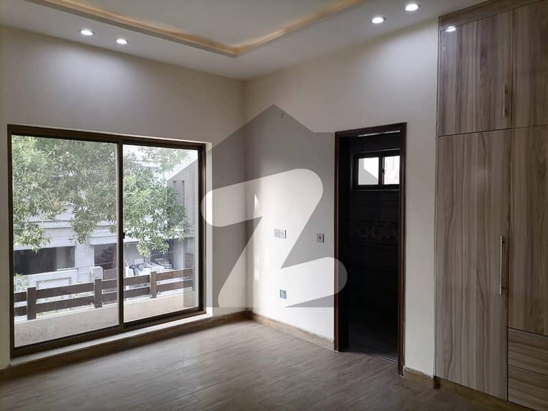 Prime Location House Of 1 Kanal For sale In AWT Phase 2 - Block B