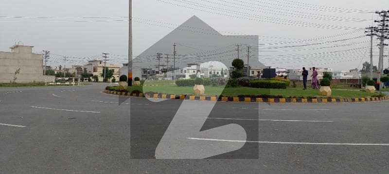 سینٹرل پارک ۔ بلاک اے سینٹرل پارک ہاؤسنگ سکیم لاہور میں 5 مرلہ رہائشی پلاٹ 65 لاکھ میں برائے فروخت۔