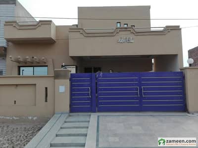 House Is Available For Sale In Formanites Housing Scheme - Block D House Is Available For Sale In Formanites Housing Scheme - Block D
