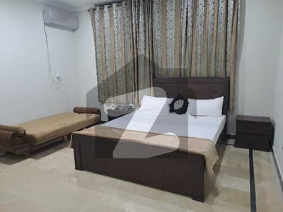 Furnished Bedroom With Hot Water And Ac/heater