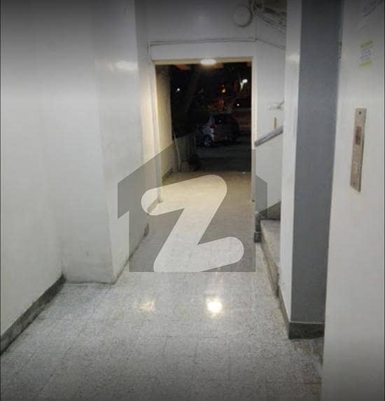 کلفٹن ۔ بلاک 5 کلفٹن کراچی میں 1 کمرے کا 2 مرلہ کمرہ 25 ہزار میں کرایہ پر دستیاب ہے۔