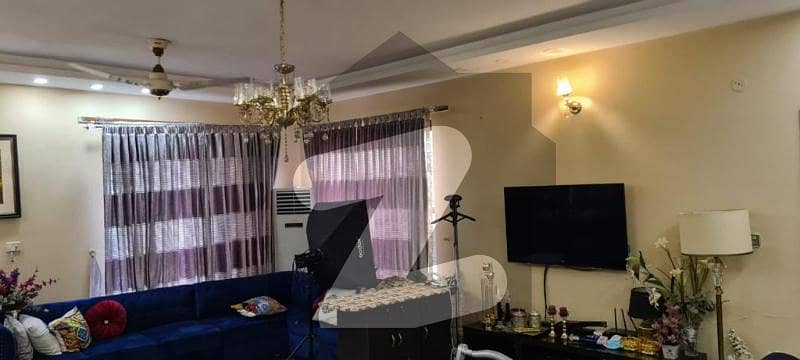 نواب ٹاؤن - بلاک سی نواب ٹاؤن لاہور میں 6 کمروں کا 1.2 کنال مکان 4.75 کروڑ میں برائے فروخت۔
