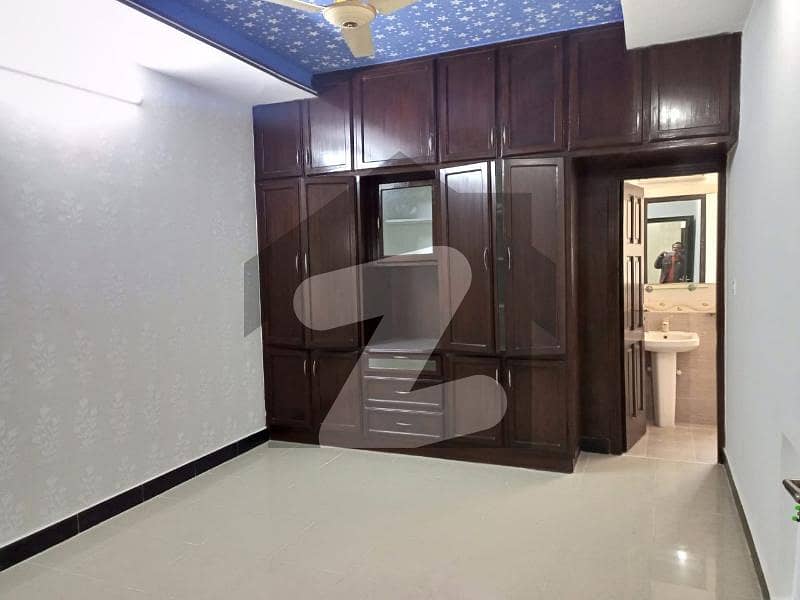 10 Marla 5 Bedroom House For Sale in Bahria phase 2