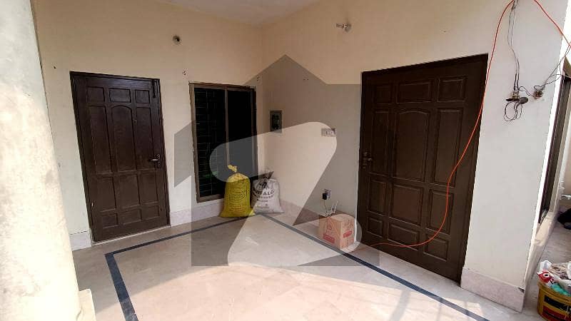 6 Bed 7 Washroom Triple Storey House Gas Electricity Water Available