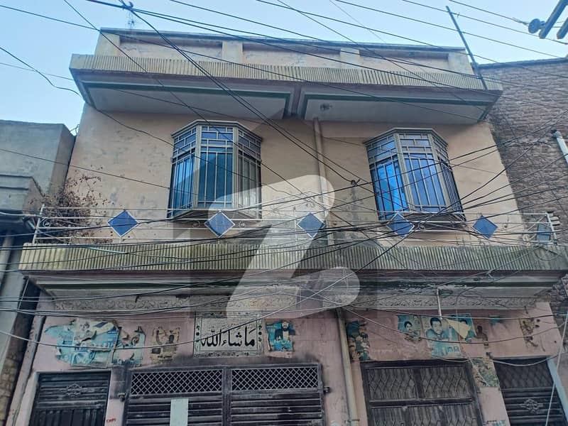 گلبرگ پشاور میں 5 کمروں کا 4 مرلہ مکان 37 ہزار میں کرایہ پر دستیاب ہے۔