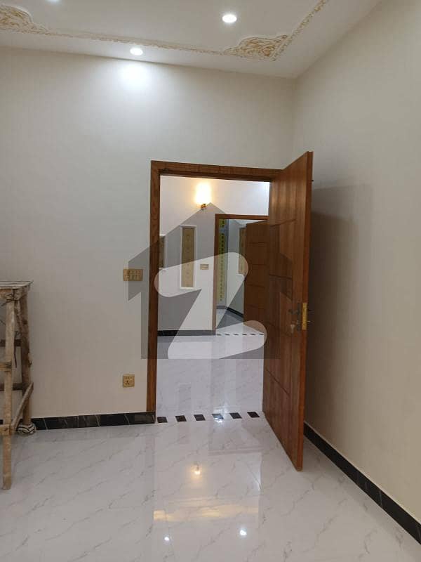 والٹن روڈ لاہور میں 3 کمروں کا 3 مرلہ مکان 1.35 کروڑ میں برائے فروخت۔