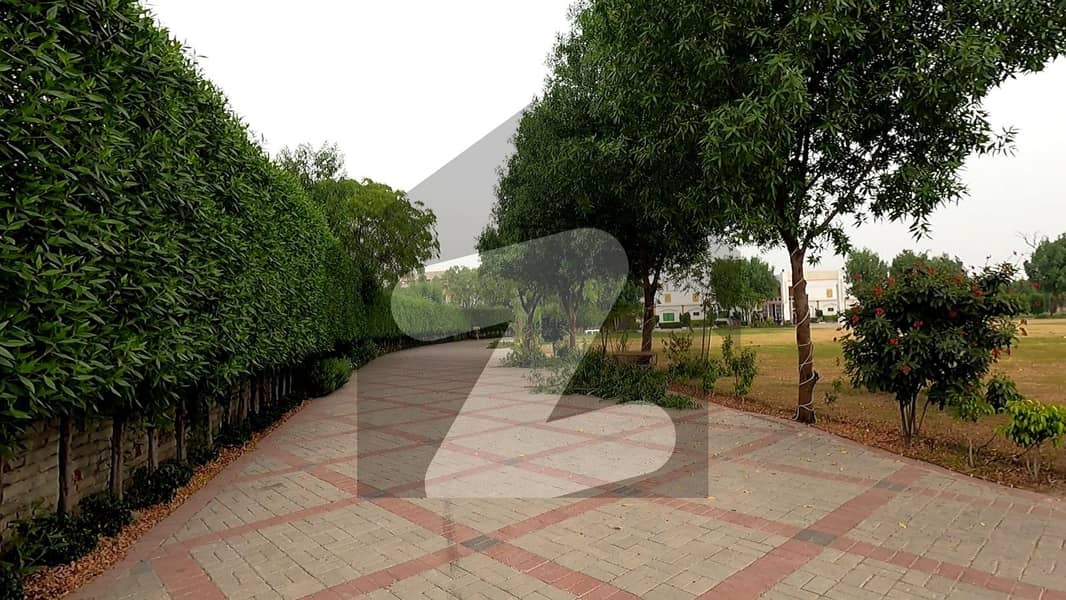 22 Kanal Commercial Building Is Available For Sale On Ferozepur Road