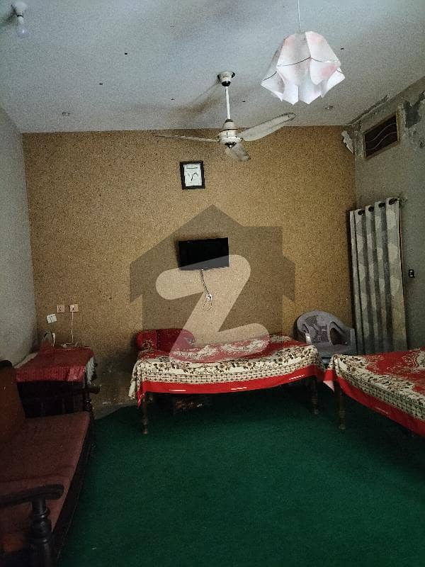 گلشنِ خورشید روڈ راولپنڈی میں 4 کمروں کا 6 مرلہ مکان 90 لاکھ میں برائے فروخت۔