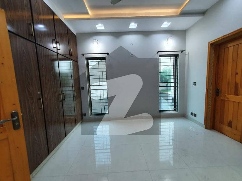 10 Marla Good Condition Excellent Full House For Rent In Shaheen Block Bahria Town Lahore