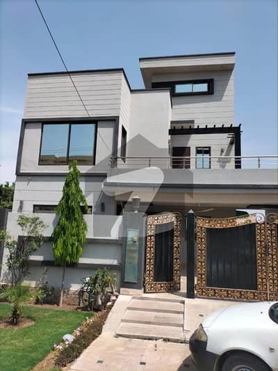 10 Marla Double Storey Used House for Sale in Reasonable Price New House Look
