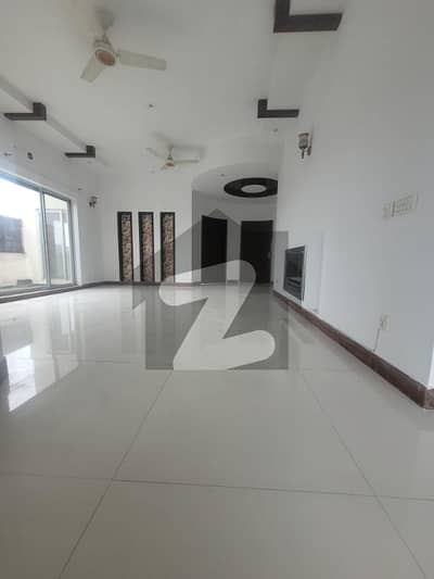 1 Kanal Lower Portion With Basement Upper Lock For Rent In Dha Phase 6 Lahore