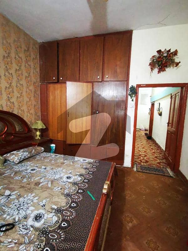 صادق آباد راولپنڈی میں 6 کمروں کا 5 مرلہ مکان 1.45 کروڑ میں برائے فروخت۔
