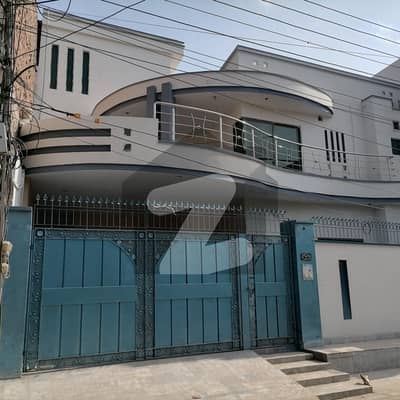طفیل شہید روڈ ساہیوال میں 5 کمروں کا 10 مرلہ مکان 2.5 کروڑ میں برائے فروخت۔
