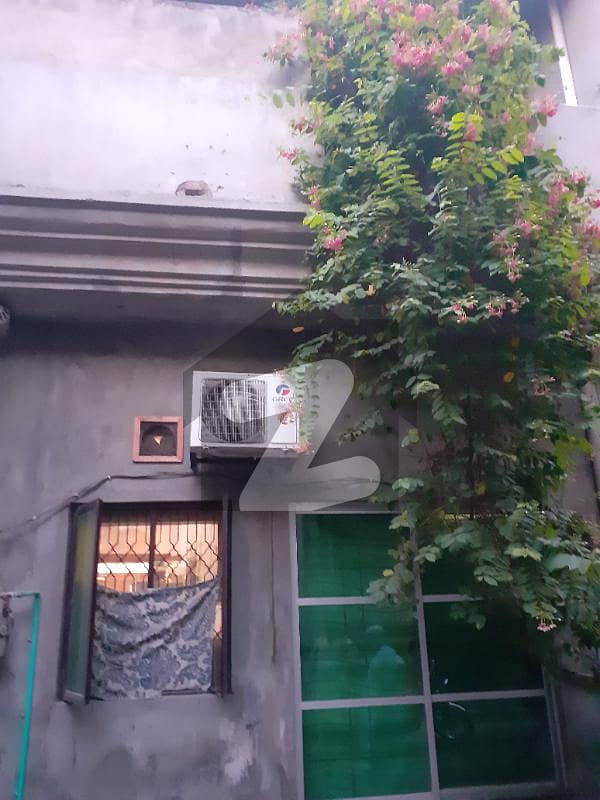 نشتر کالونی لاہور میں 5 کمروں کا 4 مرلہ مکان 1.3 کروڑ میں برائے فروخت۔