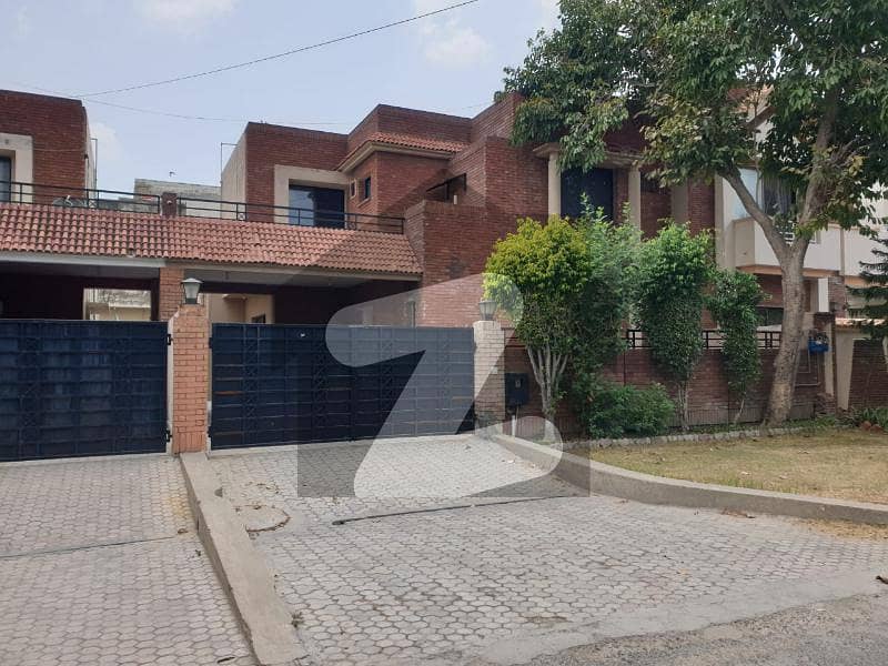 ویلینشیاء ہومز ویلینشیاء ہاؤسنگ سوسائٹی لاہور میں 3 کمروں کا 10 مرلہ مکان 2.75 کروڑ میں برائے فروخت۔
